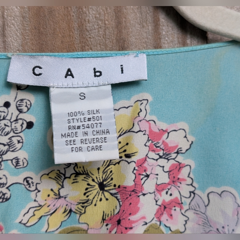 Cabi Silk Blue Pink Floral Patterned Kimono Style Shirt - Picture 4 of 16